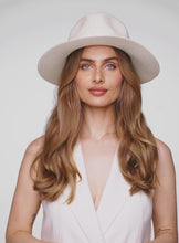 Chapeau de Paille Deluxe Blanc cassé cassé Avec Lanière Blanche