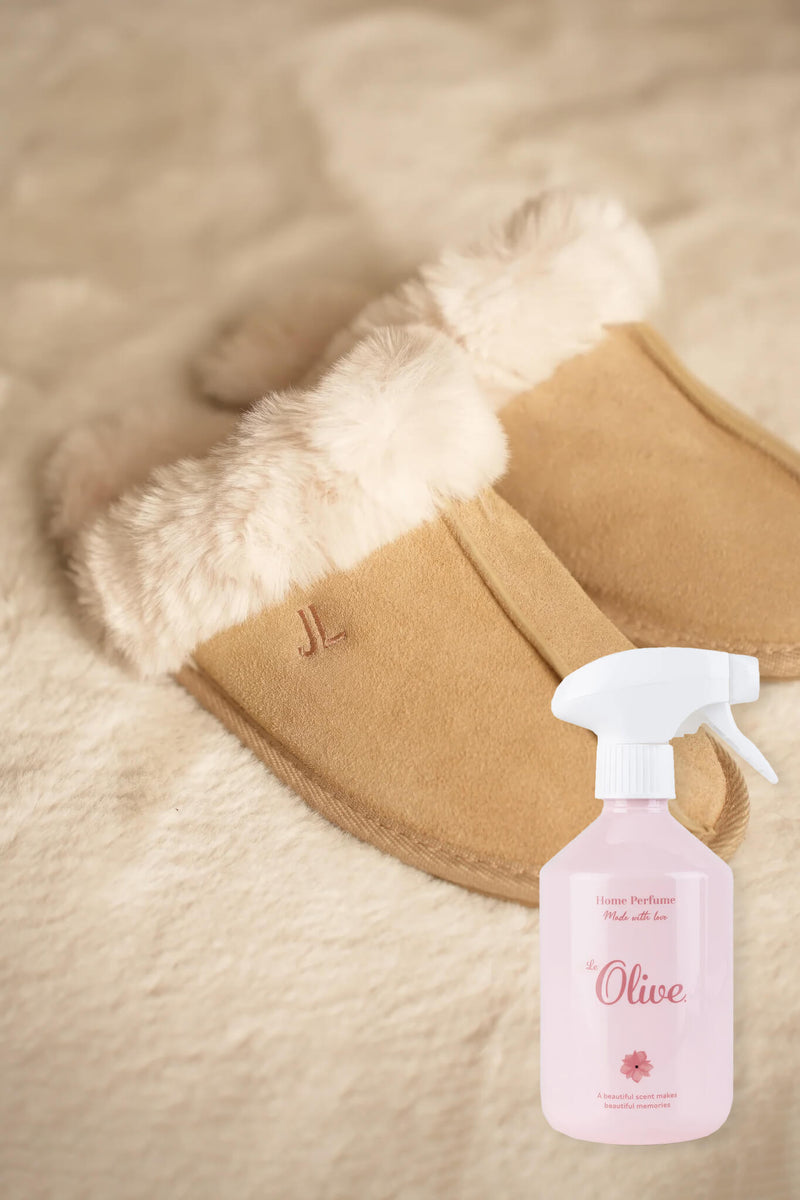Pantoffel Suède Beige & Roomspray